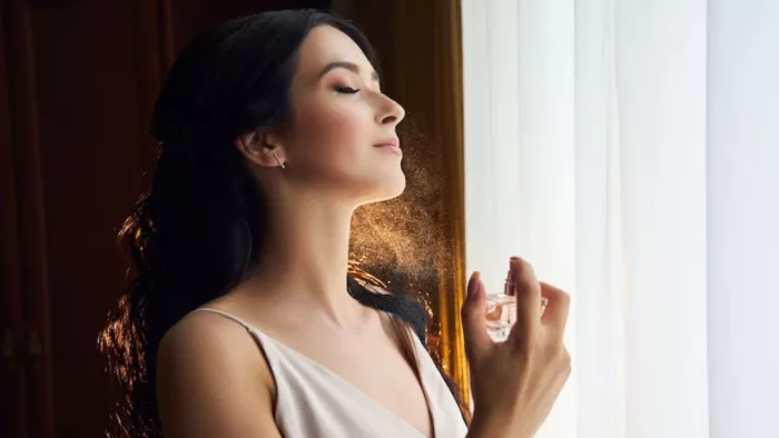 Perfumes:परफ्यूम की खुशबू लंबे समय तक बरकरार रखना चाहते हैं, तो फॉलो करें ये टिप्स