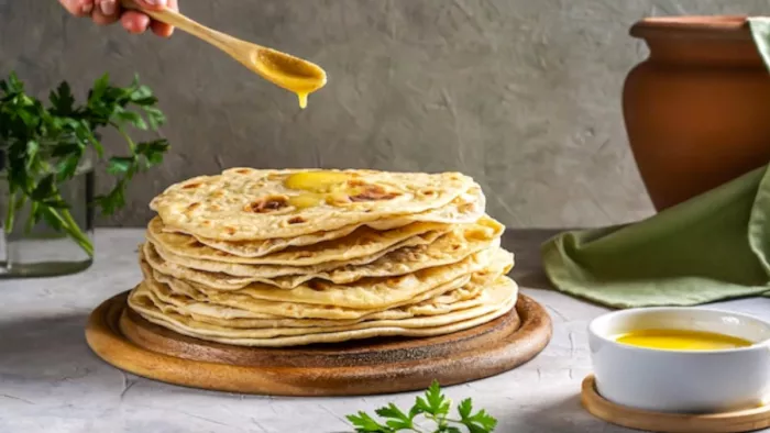 Ghee Benefits: वजन घटाने और बढ़ाने दोनों में ही फायदेमंद है घी