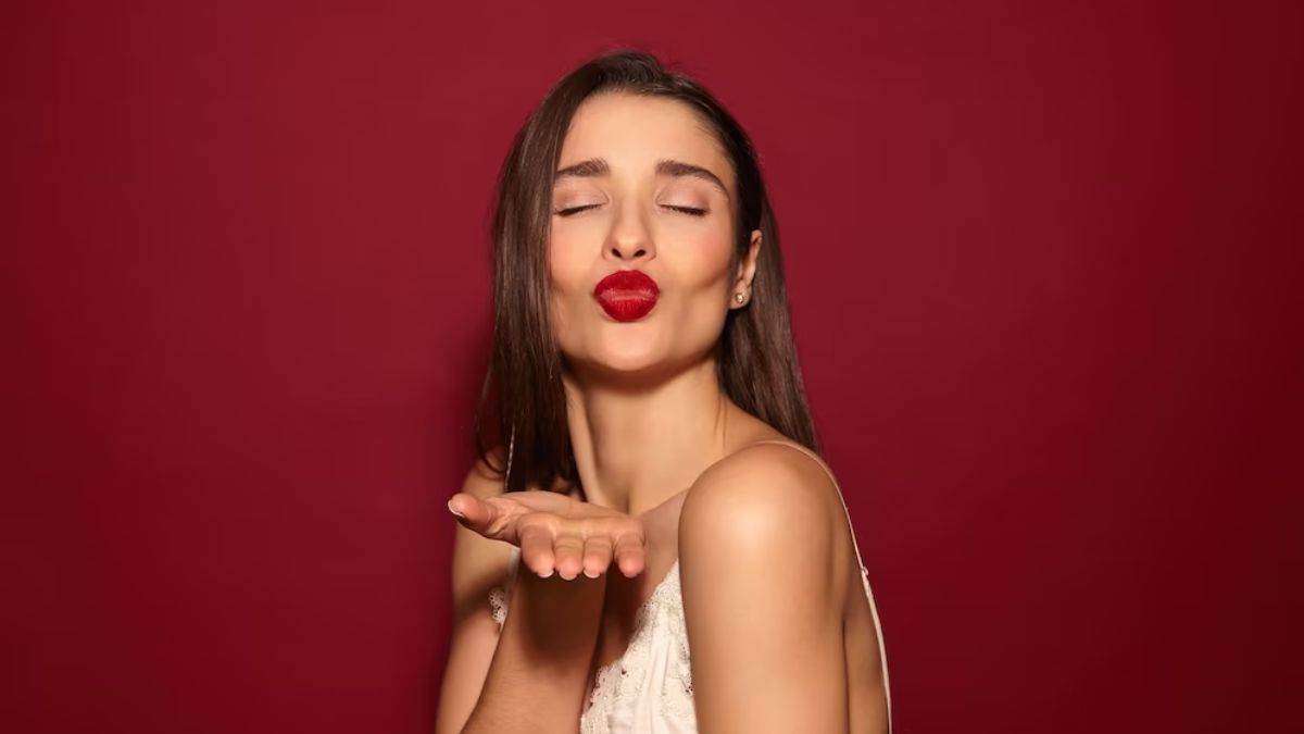 होठों को मिलेगा ग्लैमरस लुक इन ट्रेंडिंग Maybelline Super Stay Lipstick शेड्स से, पानी पड़ने पर नहीं होंगी खराब