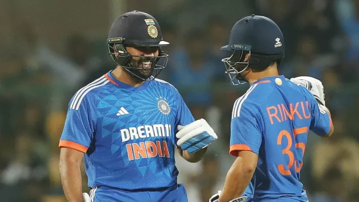 Rohit Sharma: रोहित शर्मा और रिंकू ने आखिरी ओवर में 36 रन बटोरे।
