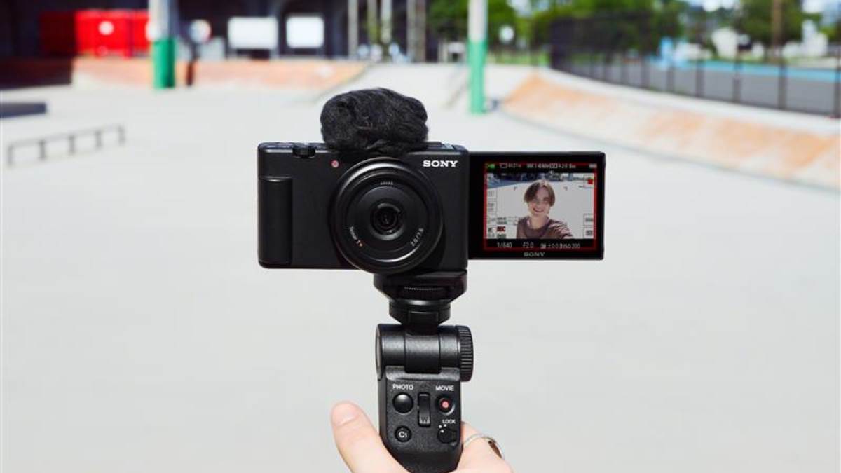 प्रोफेशनल फोटोग्राफर्स का गुरुर हैं Sony 4K Camera! देश ही नहीं पूरी दुनिया में चलता है नाम ही नाम, जानें कीमत