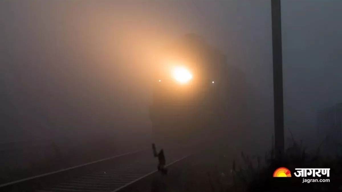 gorakhdham express derailed on delhi gorakhpur route passengers suffer