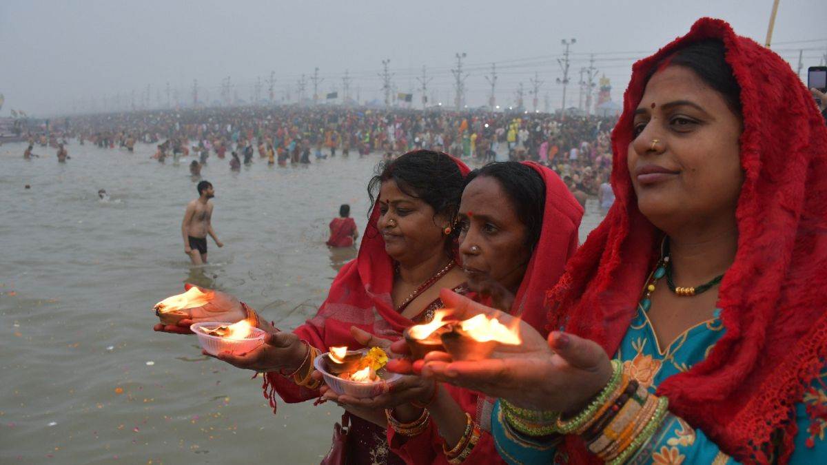 https://www.jagranimages.com/images/newimg/17012025/17_01_2025-mahakumbh_3_23868367.jpg