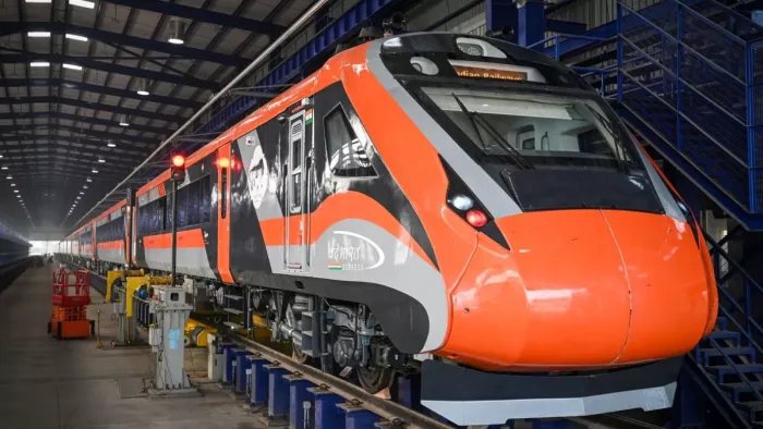 Train To Kashmir: घाटी में कब से दौड़ेगी ट्रेन।