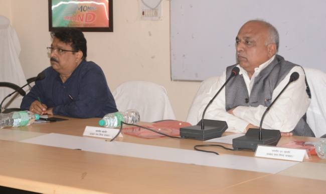 Parshad Blame On Nigam Officer In Board Meeting