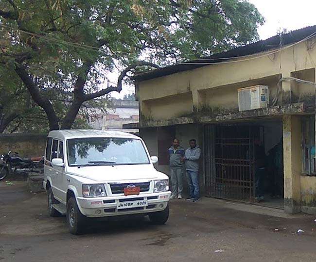 dhanbad forged land deed news officials and employees are under cloud for not cancelling jamabandi made upon forged deed