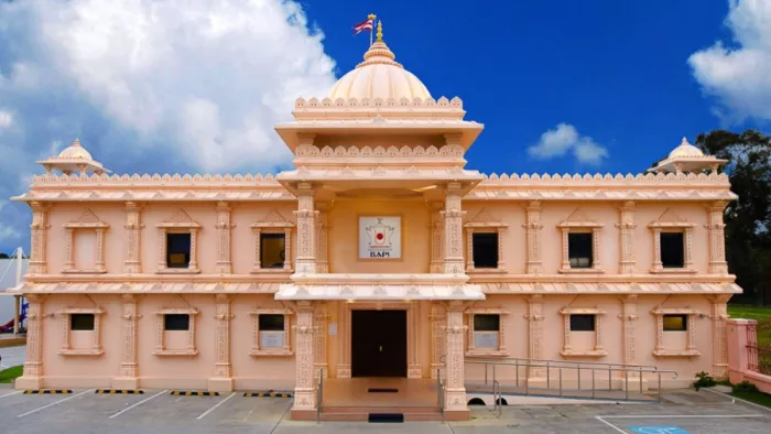 ऑस्ट्रेलिया में एक मंदिर की पुजारन को मिली धमकी।