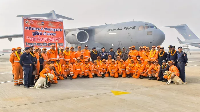 NDRF: भूकंप प्रभावित तुर्किये से सफल ऑपरेशन के बाद भारत लौटी NDRF की टीम (फोटो पीटीआई)