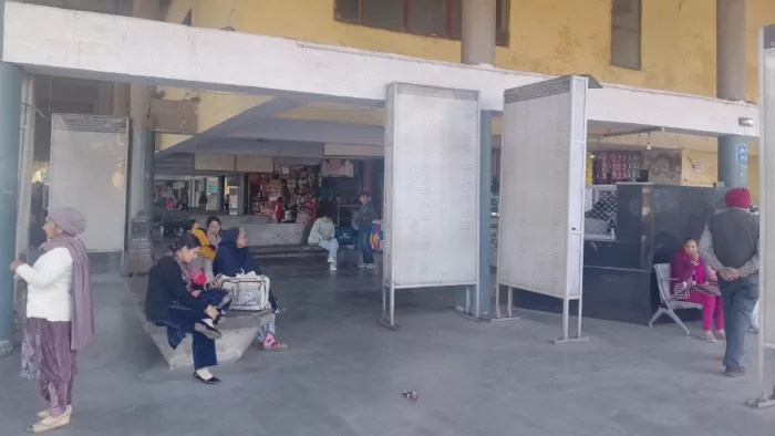 यात्रियों के लिए आफत बना किसान आंदोलन