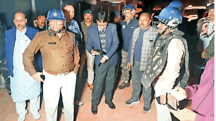 रांची में मूर्ति विसर्जन जुलूस पर पथराव (जागरण)