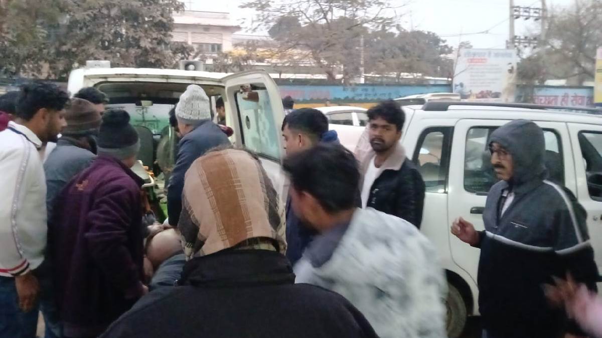 bihar electricity depatment employee murdered in narkatiaganj stabbed with knife then shot