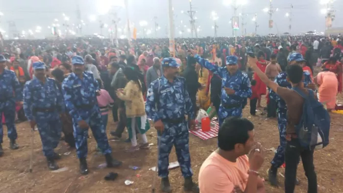 सीमाओं से परे सेवा का संकल्प लेकर महाकुम्भ में जुटे जवान