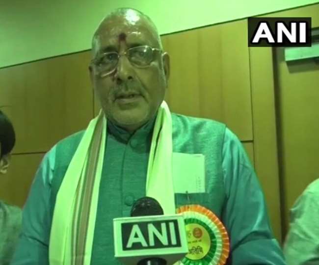 https://www.jagranimages.com/images/newimg/17032021/17_03_2021-giriraj_singh_21471052.jpg