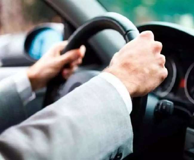 https://www.jagranimages.com/images/newimg/17032021/17_03_2021-rto_kanpur_21471547.jpg