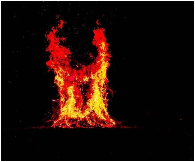 https://www.jagranimages.com/images/newimg/17032022/17_03_2022-holika-dahan_22551094.jpg