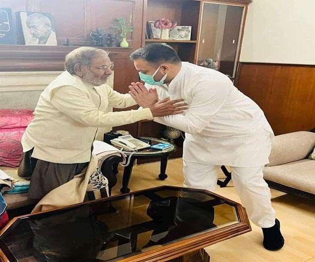 https://www.jagranimages.com/images/newimg/17032022/17_03_2022-sharad_and_tejashwi_22551340.jpg
