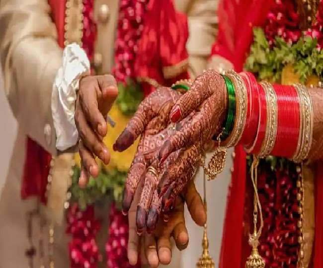 यूपी में कोरोना संक्रमण से बचाव के लिए लगाए गए सभी प्रतिबंध खत्म