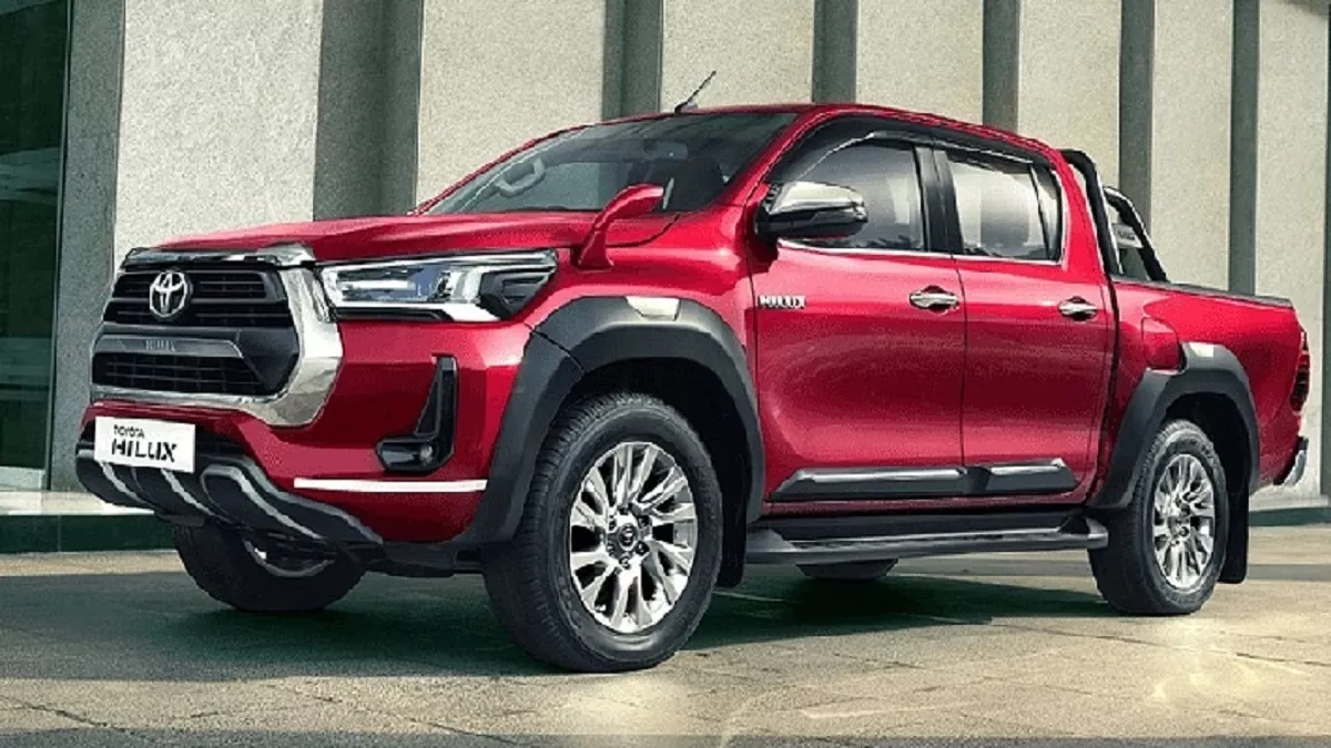 toyota hilux price reduced by 3.59 lakh rupees