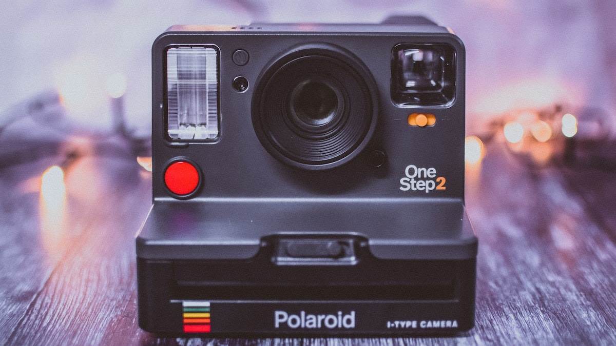 Best Polaroid Camera: पलक झपकते ही फोटो आएगी कैमरे से बाहर, दंग रह जाएंगे देखकर इनका कमाल