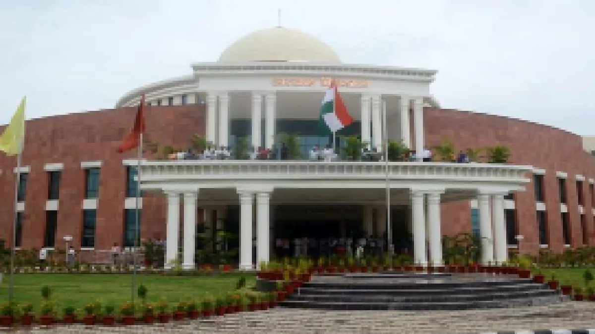 विधानसभा में बजट सत्र के दौरान शुक्रवार की दूसरी पाली में स्कूली शिक्षा एवं साक्षरता विभाग।