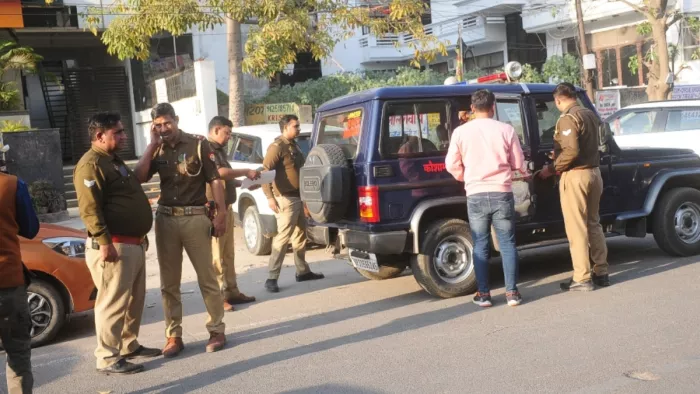 गाजियाबाद में बजरंग दल ने हिंदुओं का माइंड वॉश करने का आरोप।