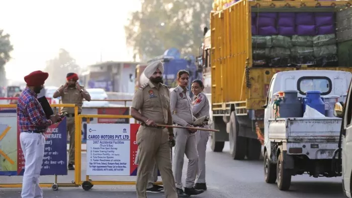 अलर्ट मोड पर मान सरकार, 32 प्वाइंट्स पर लगेंगे पक्के नाके (फाइल फोटो)