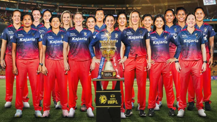 आरसीबी ने जीता फाइल। फोटो- RCB सोशल मीडिया हैंडल