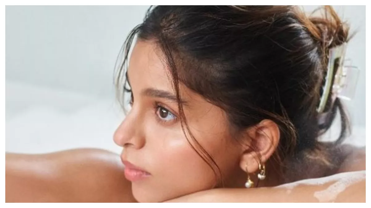 Suhana Khan की मदमस्त अदाओं ने मचाई तबाही, शाह रुख खान की बेटी का ये वीडियो देख छूटे फैंस के पसीने - suhana khan video and photo showing glamorous side in bathtub