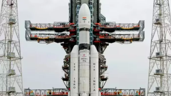 चंद्रमा की सतह का अध्ययन करने के लिए लॉन्च होगा चंद्रयान 5 (फोटो: पीटीआई)