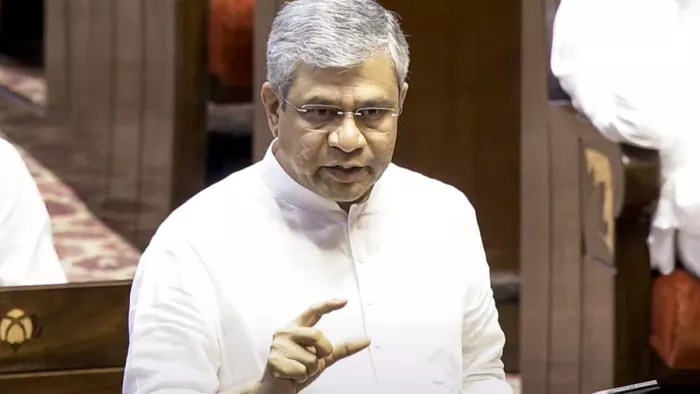 रेलवे में 40 प्रतिशत की भर्ती पिछले दस वर्षों में हुई। (फोटो- पीटीआई)
