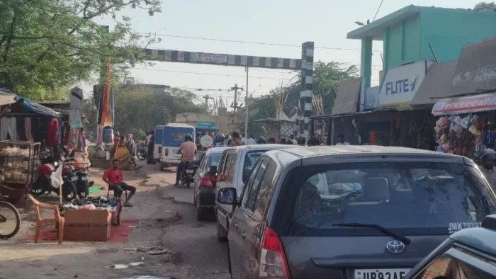 पनकी पड़ाव क्रासिंग में लगा जाम। जागरण