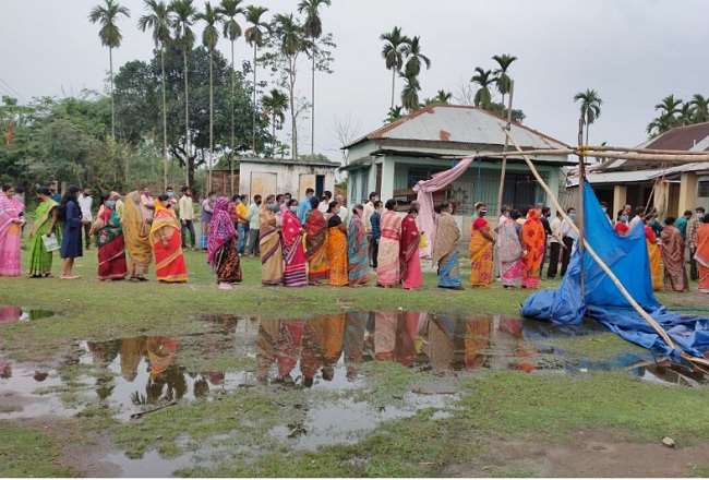 Bengal Chunav 2021 Voting: बंगाल में कोरोना के बढ़ते संक्रमण व छिटपुट हिंसा के बीच 78.36 फीसद मतदान