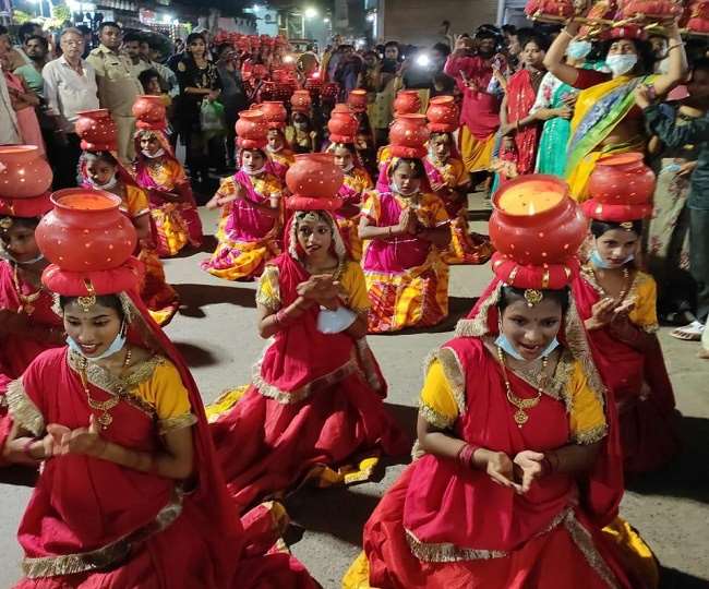 मधुबनी: मिथिला की परंपरा झिझिया नृत्य को लगी उपेक्षा की नजर - Madhubani: Mithilas tradition Jhijhiya dance got neglected