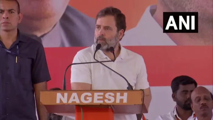 राहुल गांधी ने कर्नाटक में चुनावी जनसभा को किया संबोधित।