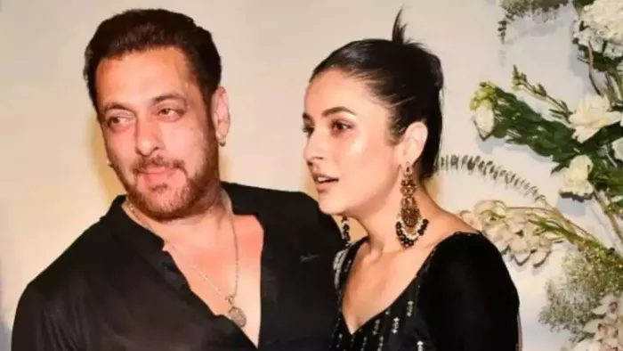 Salman Khan openly gave a warning to Shehnaaz Gill fans at the kapil sharma show