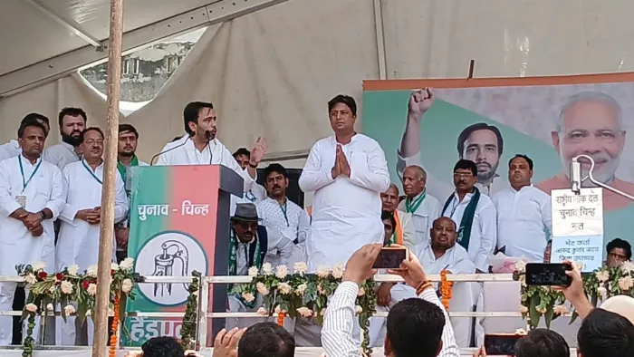 UP News: चंदन चौहान के समर्थन में जनसभा के लिए आए जयन्त चौधरी।