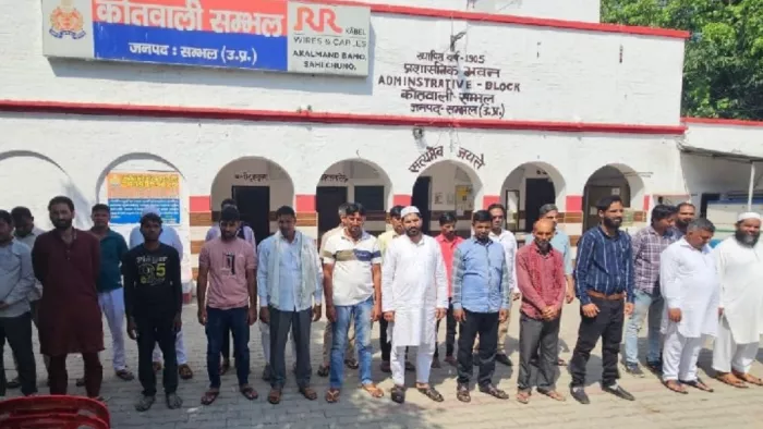 हिस्ट्रीशीटरों के खिलाफ निरोधात्मक कार्रवाई करते हुए उन्हें अब अपराध न करने की शपथ दिलाई।