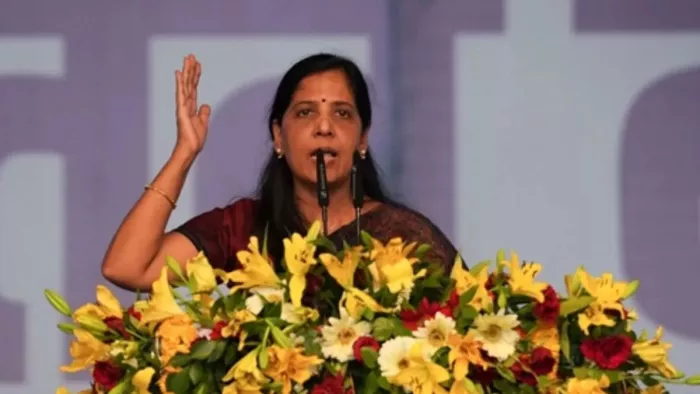 चुनाव प्रचार में उतरेंगी सुनीता केजरीवाल, स्टार प्रचारकों में जेल में बंद तीनों नेताओं के नाम