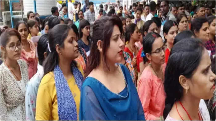 दूरी के आधार पर 7351 महिला शिक्षकों का अंतरजिला स्थानांतरण (प्रतीकात्मक तस्वीर)