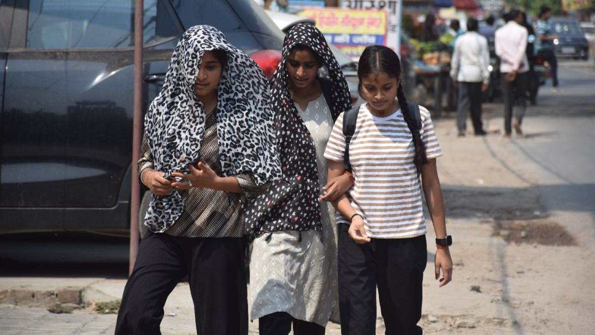 up weather update light rain expected in eastern meerut kanpur lucknow varanasi up imd issues fresh forecast