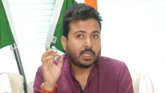आम आदमी पार्टी के गुजरात के सह-प्रभारी दुर्गेश पाठक। फाइल फोटो
