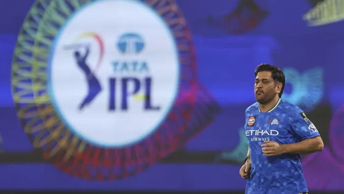 एमएस धोनी ने व्हीलचेयर पर बैठी महिला का दिन बनाया