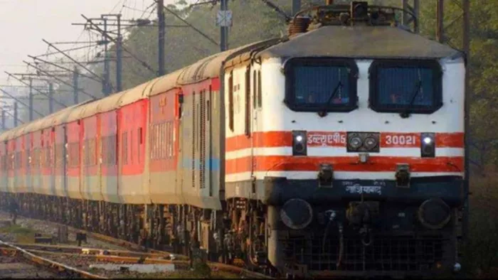 अब नए लुक में दिखेगी आपकी पसंदीदा ट्रेन, 1 स्लीपर कम कर 8 AC कोच बढ़ेंगे