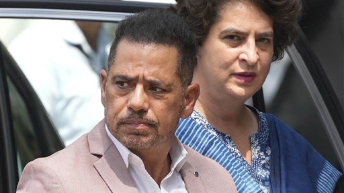 https://www.jagranimages.com/images/newimg/17042025/17_04_2025-robert_vadra_ed_23920415.jpg