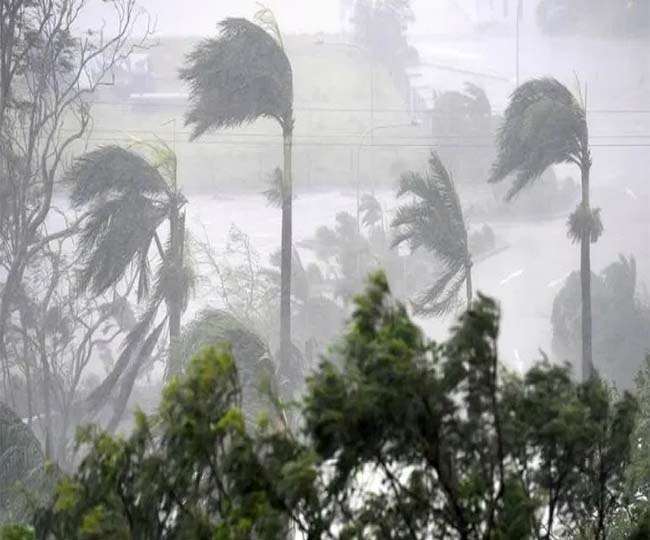Cyclone Tauktae Update |गुजरात में तेज हवाएं और भारी बारिश इलेक्ट्रसिटी और जरुरी सेवाए बंद