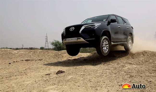 2021 Toyota Fortuner का फुल रिव्यू यहां पढ़िये।