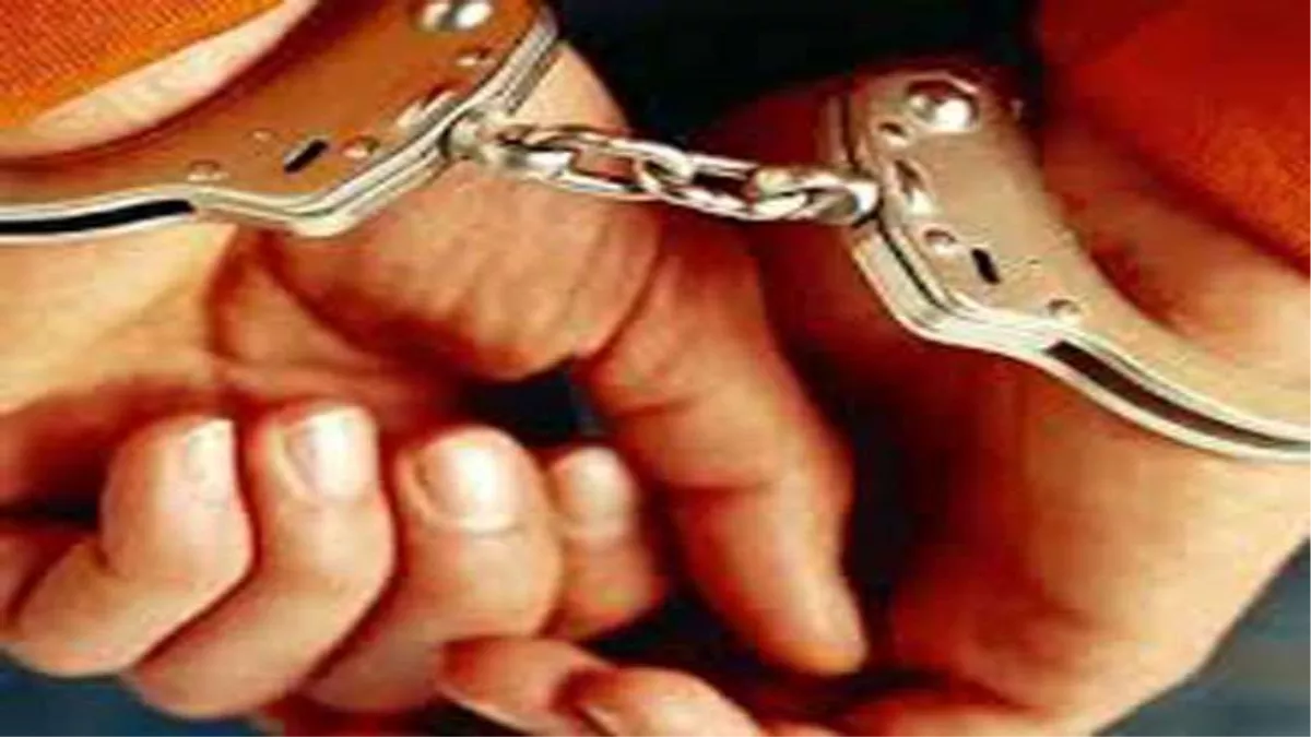 रतलाम से जोधपुर जा रही निजी बस से साढ़े पांच किलो अफीम जब्त, चार तस्कर गिरफ्तार