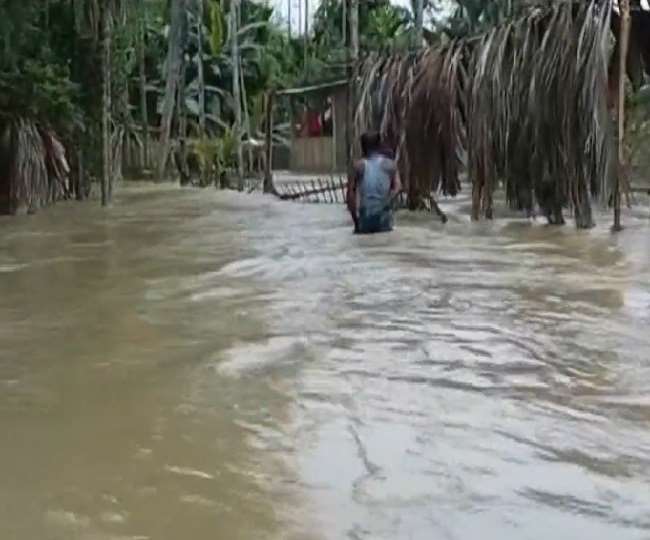 असम के कई जिलों में बाढ़, लाखों लोग प्रभावित