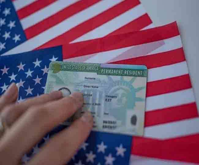 अमेरिका में ग्रीन कार्ड संबंधी आवेदनों को छह महीने में निपटाने की सिफारिश
