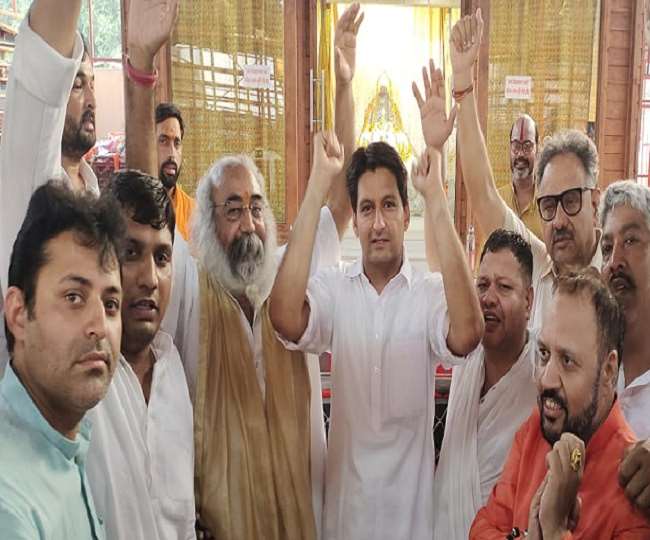 Haryana Politics: अयोध्या में दीपेंद्र हुड्डा को हरियाणा का अगला सीएम बनाने के लिए हुई प्रार्थना